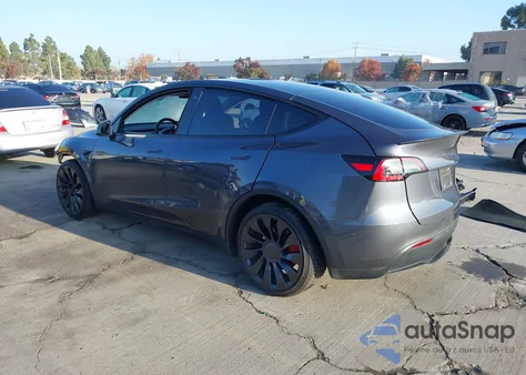 2023 Tesla Model Y Performance Dual Motor All-Wheel Drive z USA, uszkodzony, nr VIN 7SAYGDEF2PF634220